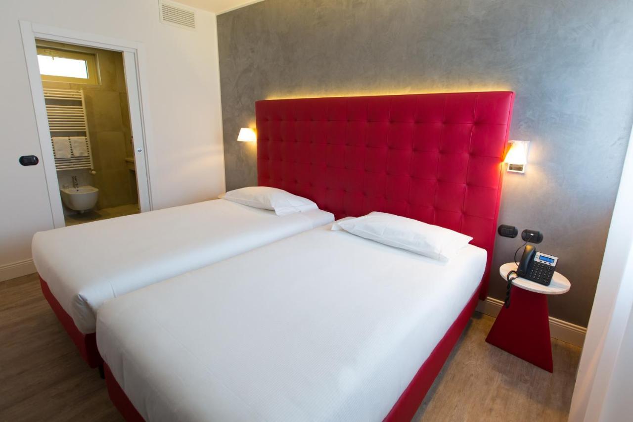 Hotel Al Campanile - Luxury Suites & Apartments Baveno Eksteriør bilde