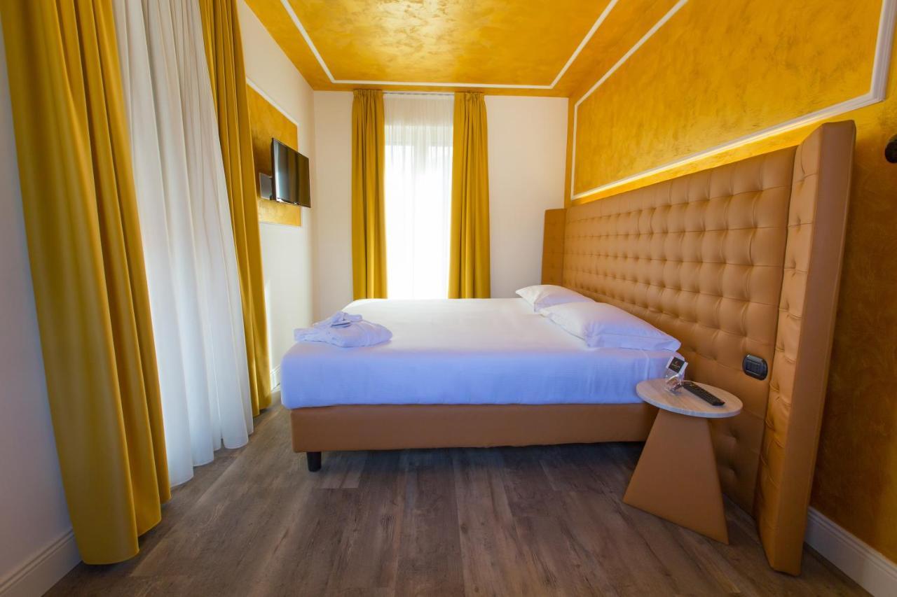 Hotel Al Campanile - Luxury Suites & Apartments Baveno Eksteriør bilde
