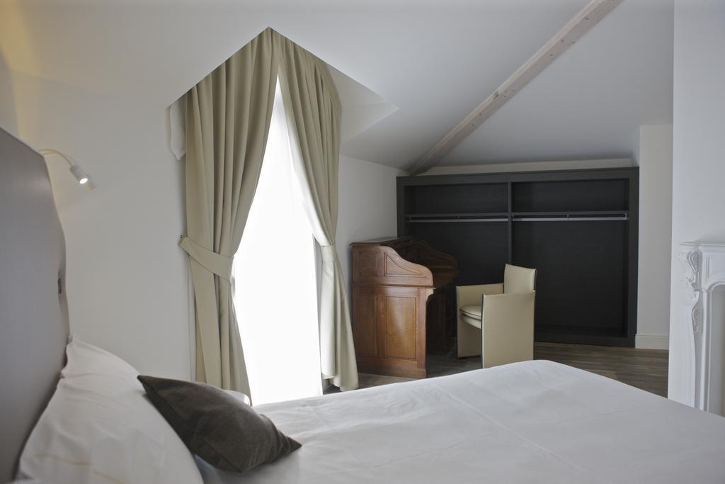 Hotel Al Campanile - Luxury Suites & Apartments Baveno Eksteriør bilde
